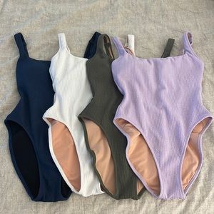 (4) Textured squareneck one-piece size 4